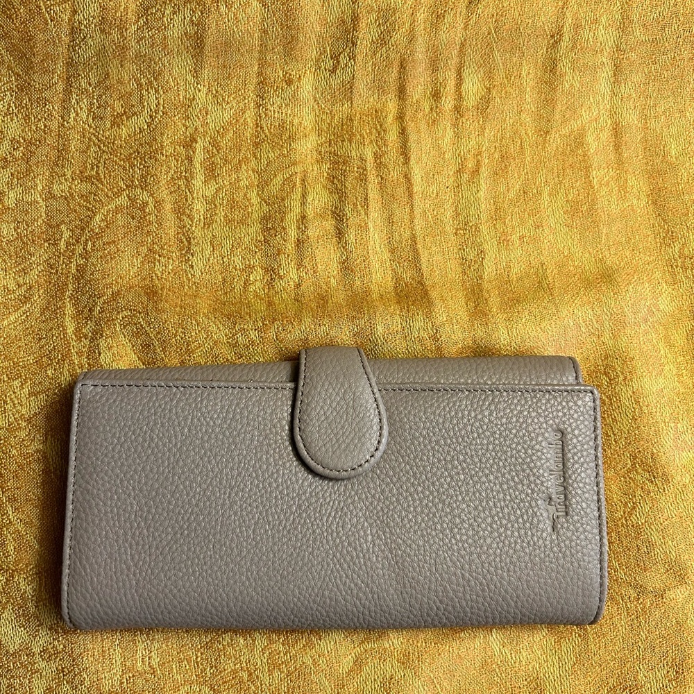 Travelambo Chic Taupe Leather Wallet